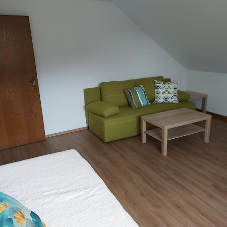 Ferienwohnung Am Berg Wiesent Esterno foto